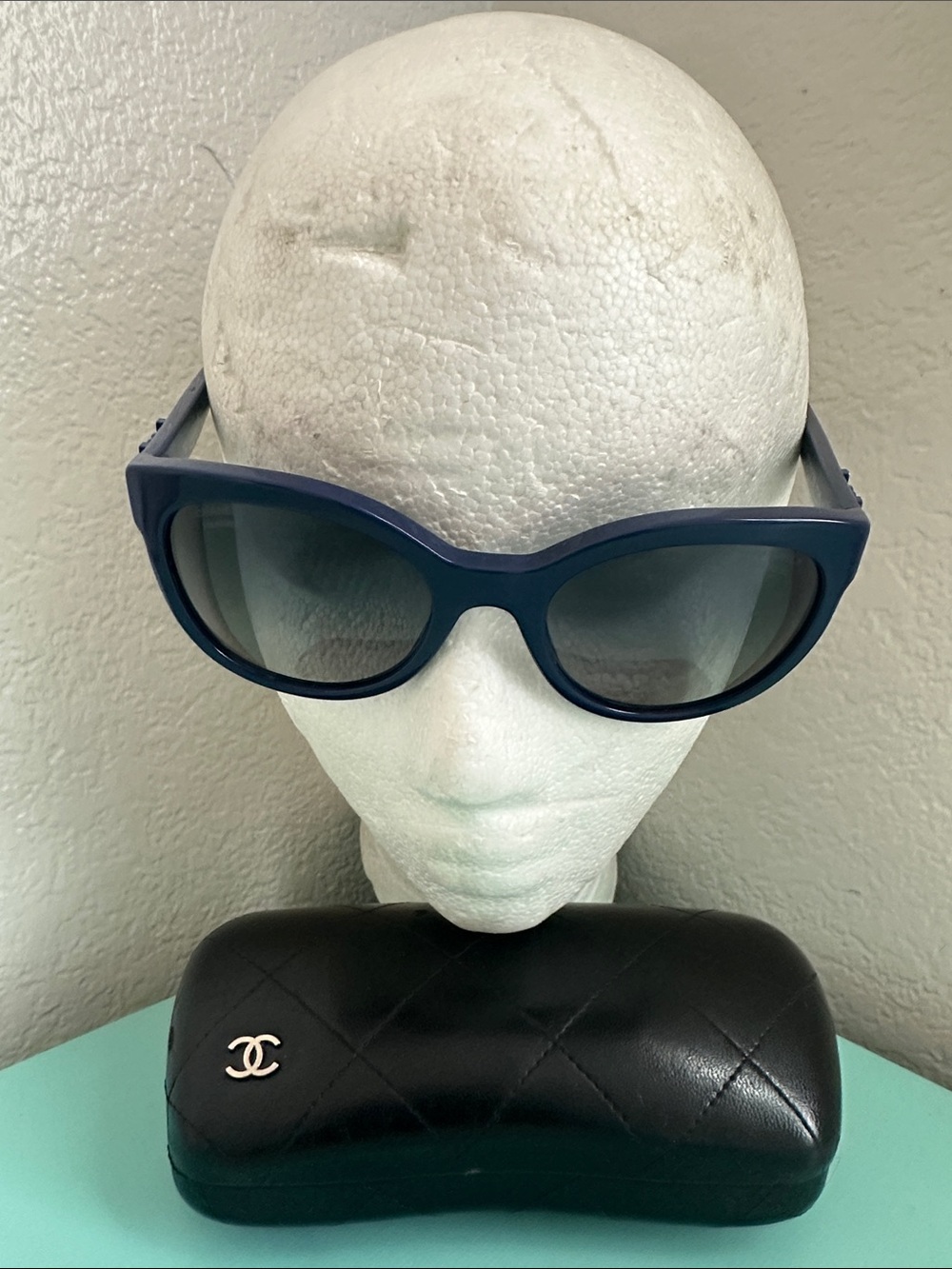 CHANEL Blue Oversized Round Sunglasses with Black Gradient Lenses